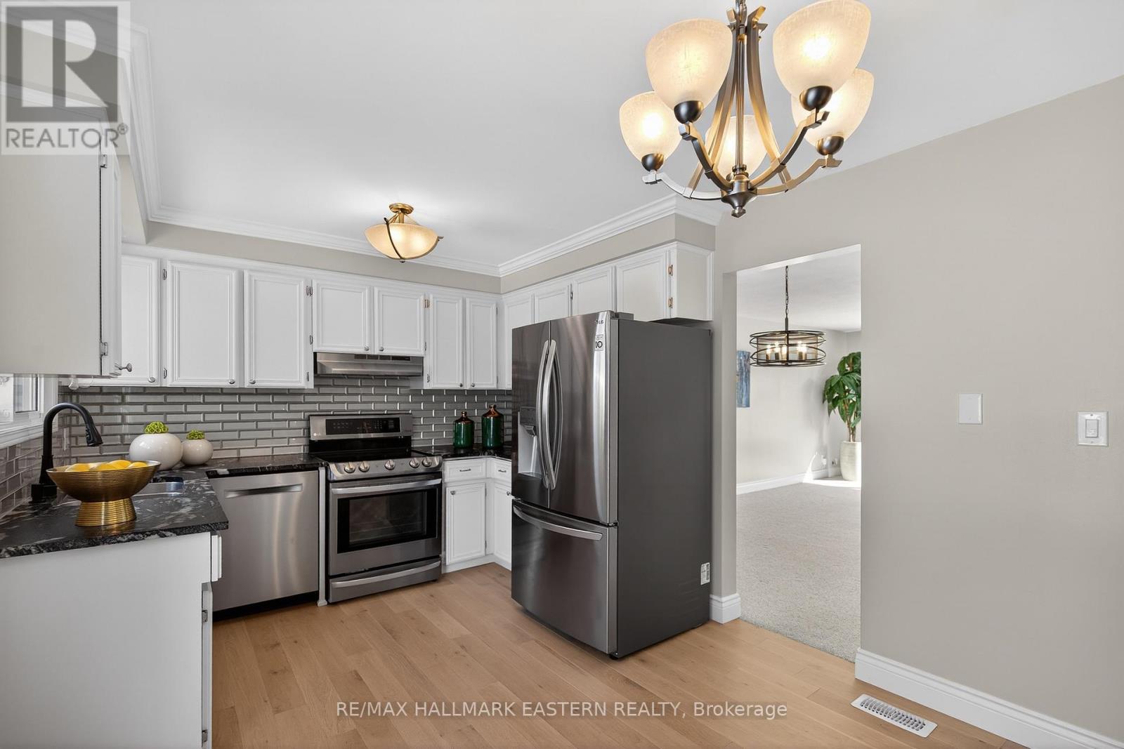 946 Beaufort Court, Oshawa (Eastdale), Ontario  L1G 7J8 - Photo 12 - E12830642