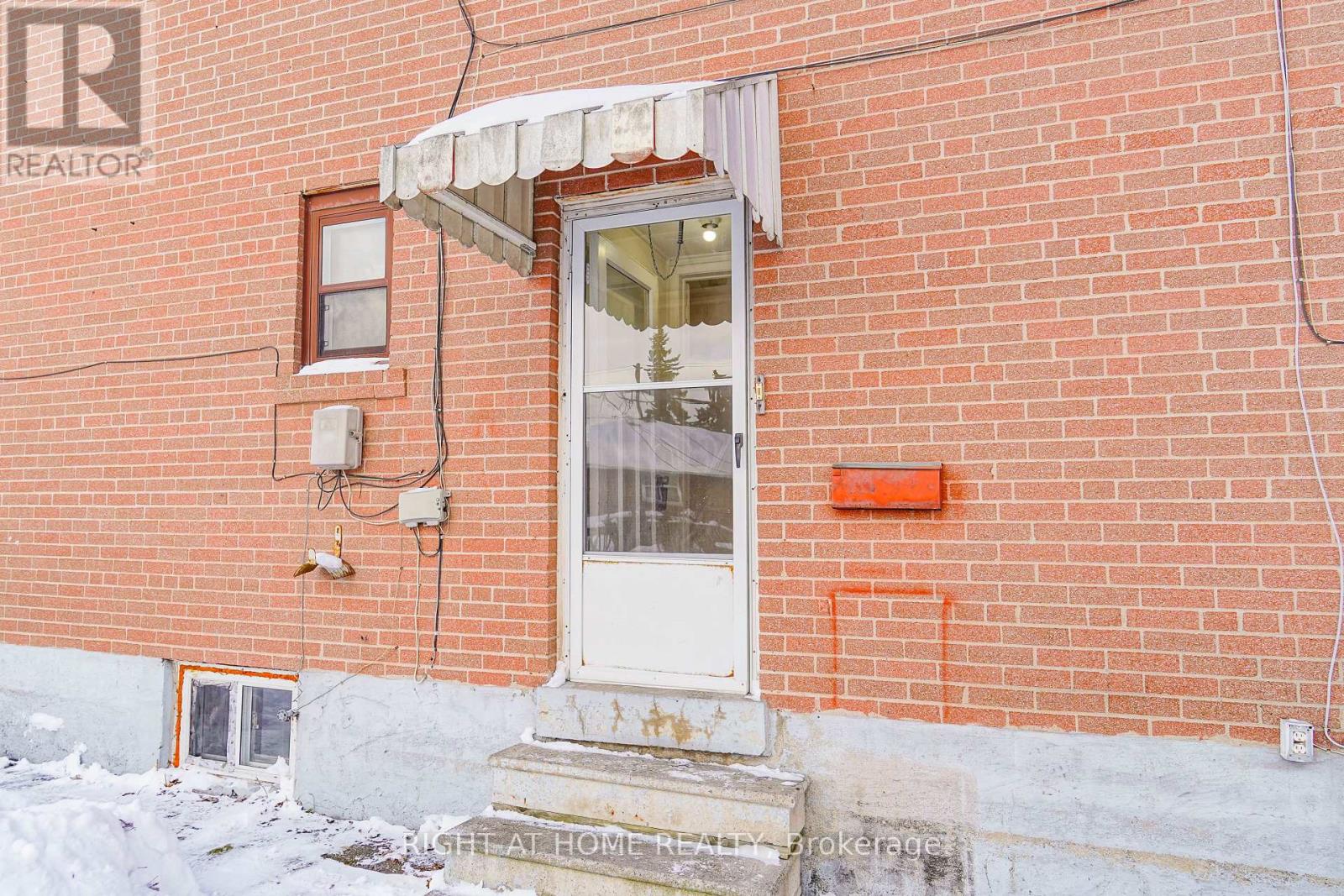 4 Pender Crescent, Toronto, Ontario  M1T 2M7 - Photo 28 - E12825406