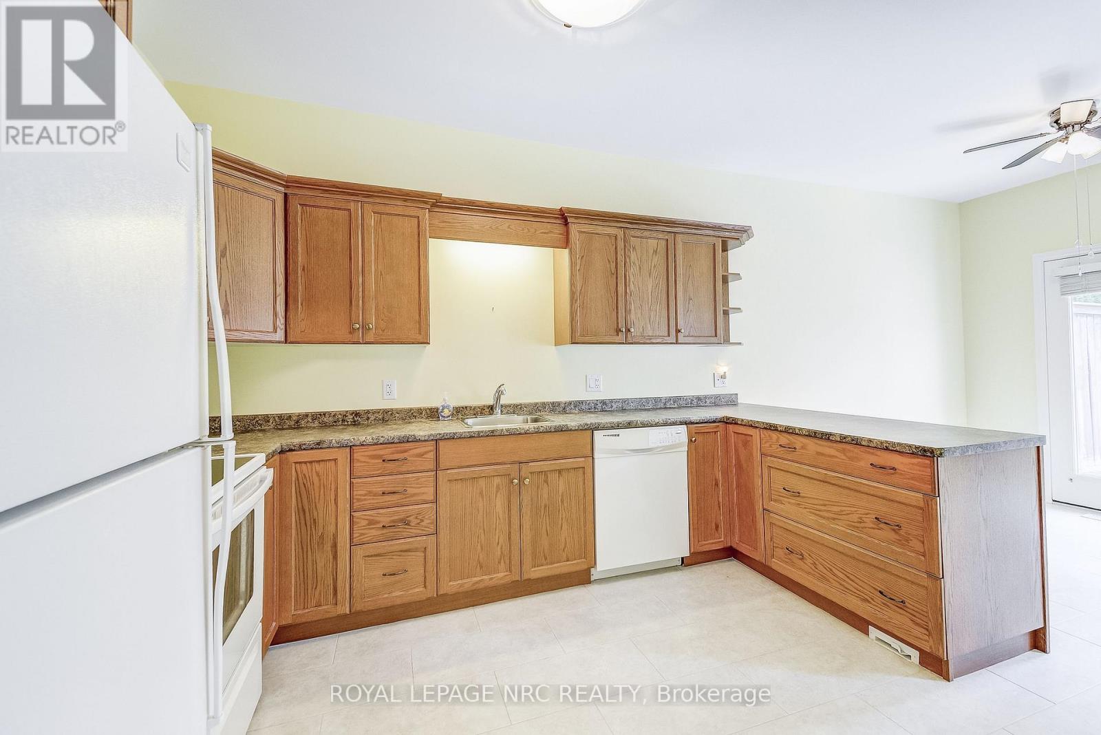 12 - 92 Loretta Drive, Niagara-On-The-Lake, Ontario  L0S 1T0 - Photo 9 - X12830648