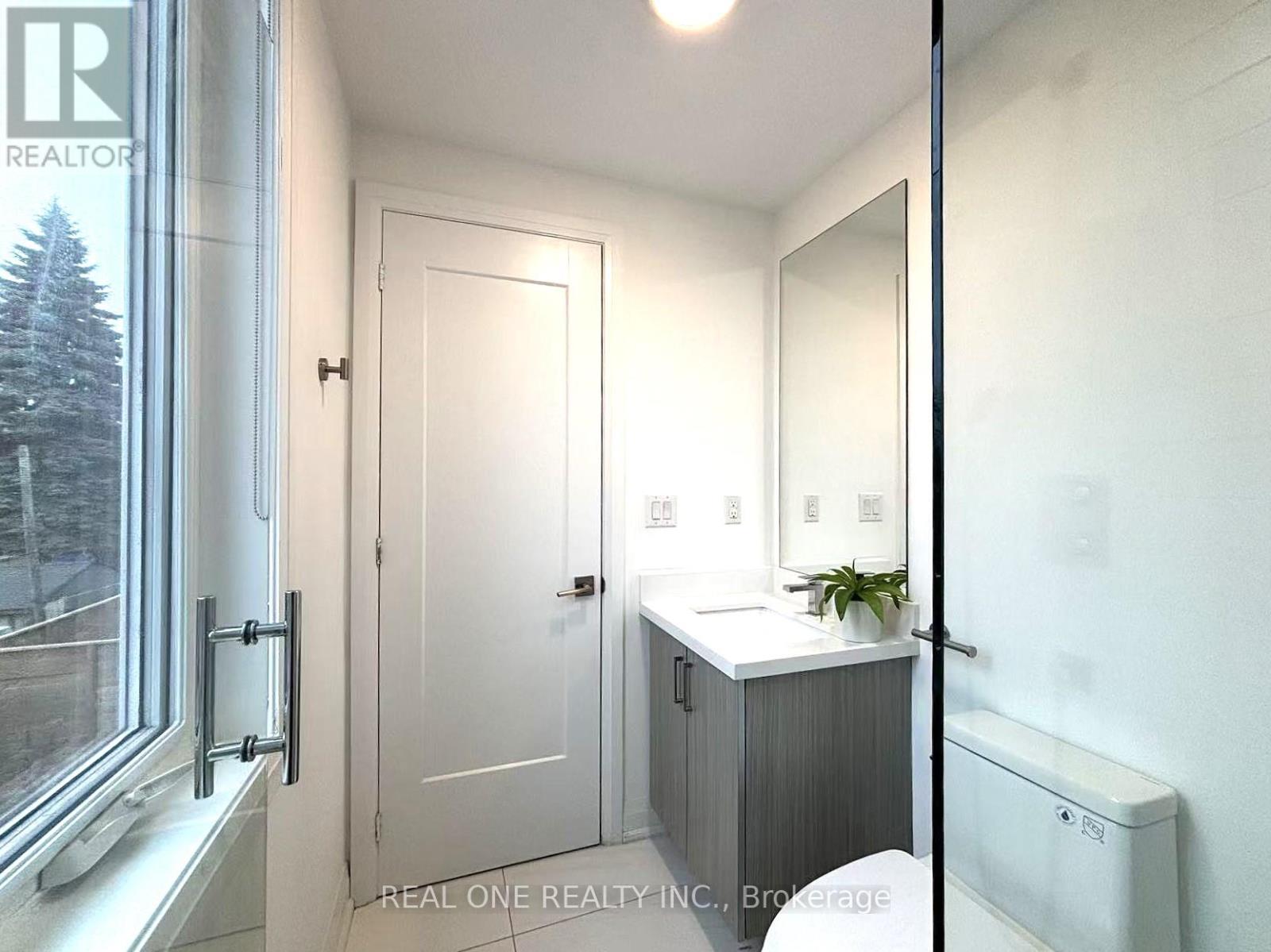 3 - 35 Dervock Crescent, Toronto, Ontario  M2K 0G7 - Photo 32 - C12830644