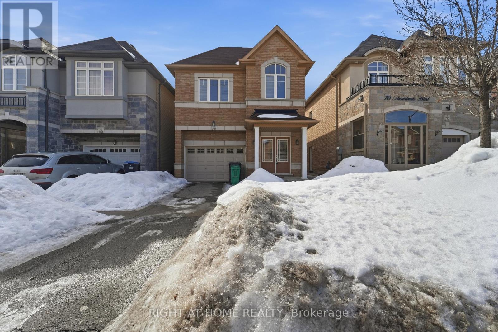 68 THORNBUSH BOULEVARD, Brampton, Ontario