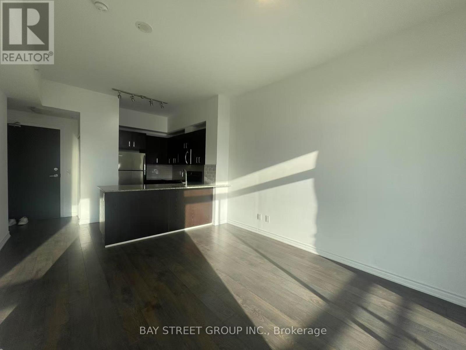 502 - 11611 Yonge Street, Richmond Hill, Ontario  L4E 1G2 - Photo 4 - N12830688