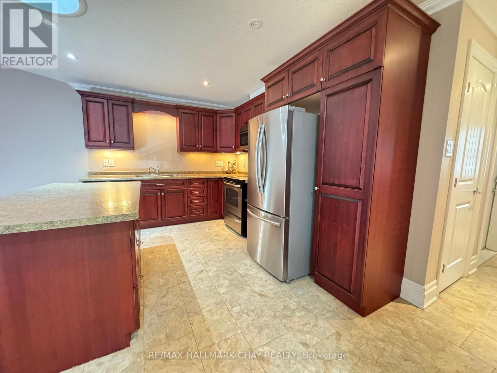 31 Garden Grove Crescent, Wasaga Beach, Ontario  L9Z 0E6 - Photo 8 - S12830646