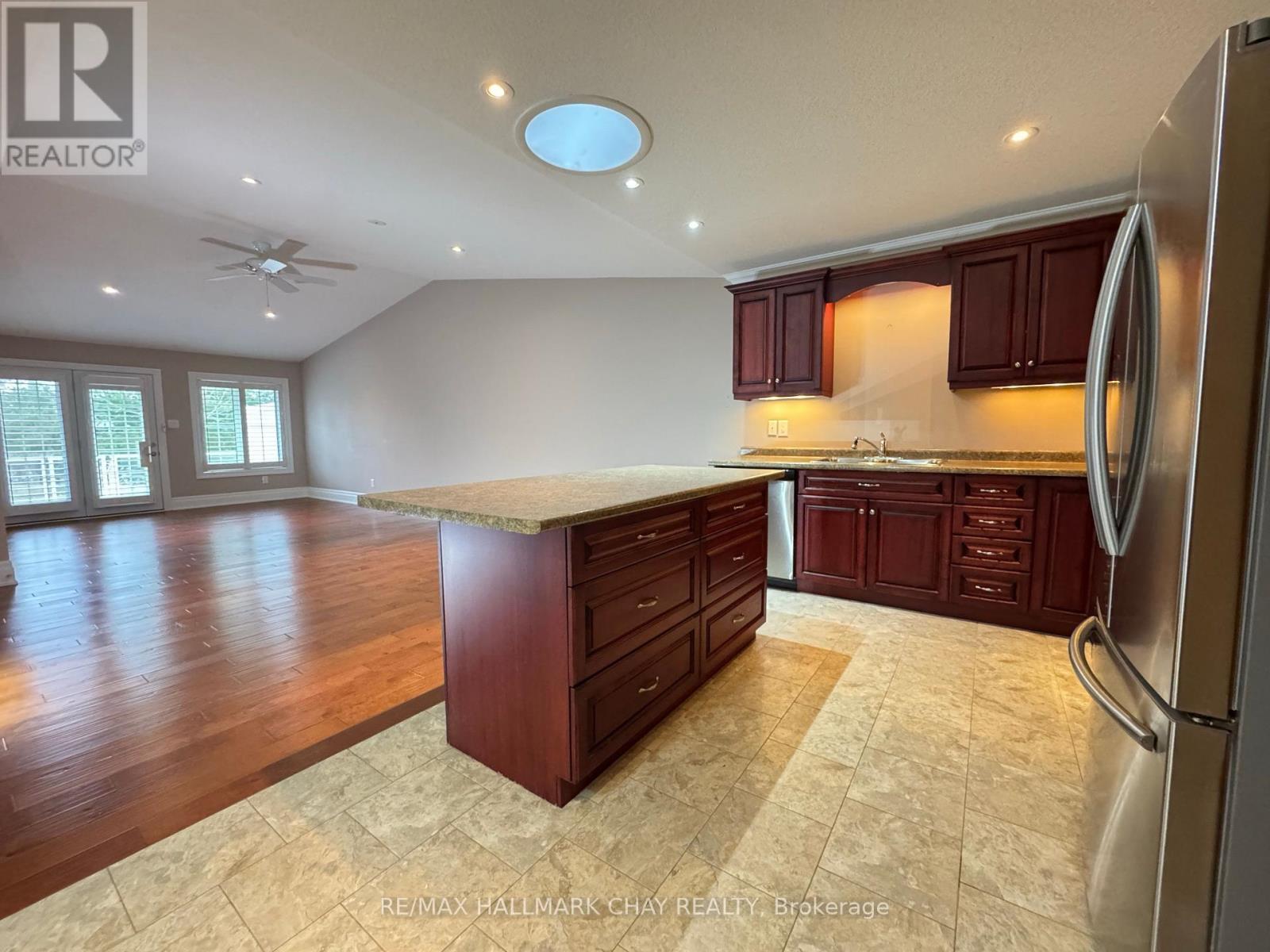 31 Garden Grove Crescent, Wasaga Beach, Ontario  L9Z 0E6 - Photo 9 - S12830646