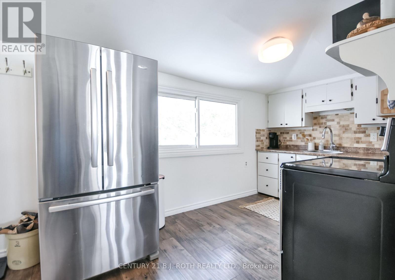 112 Ouida Street, Tay (Waubaushene), Ontario  L0K 2C0 - Photo 10 - S12830682