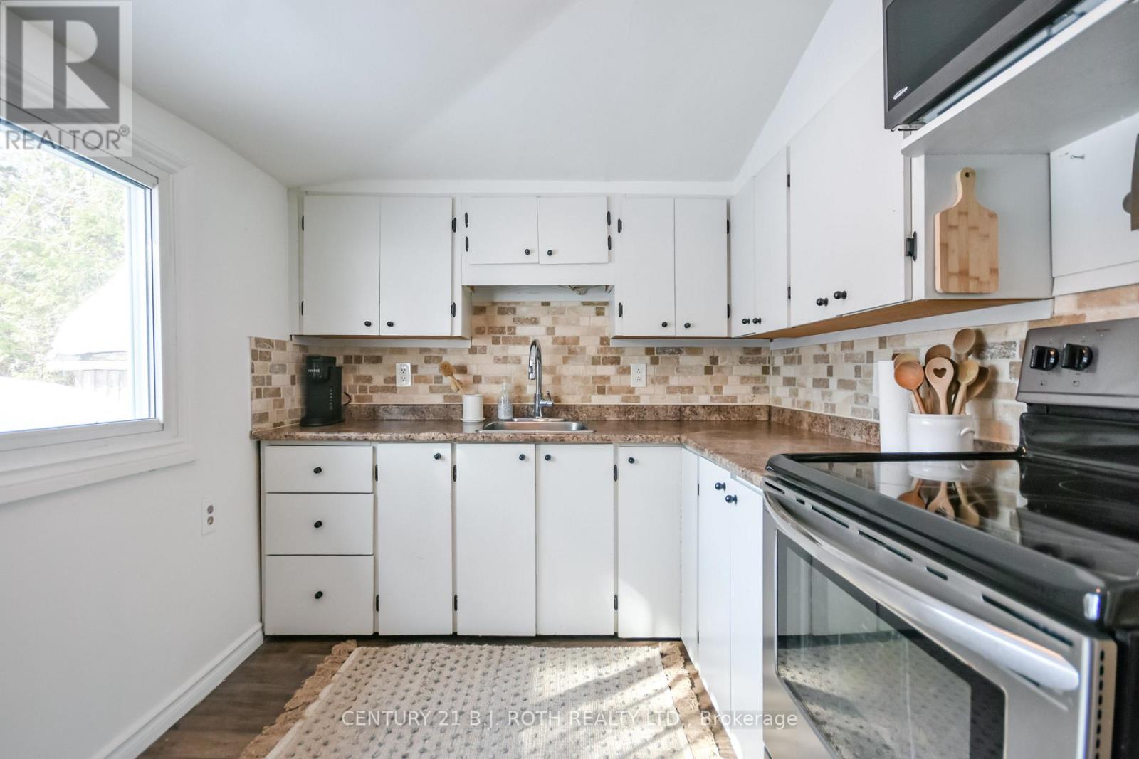 112 Ouida Street, Tay (Waubaushene), Ontario  L0K 2C0 - Photo 8 - S12830682