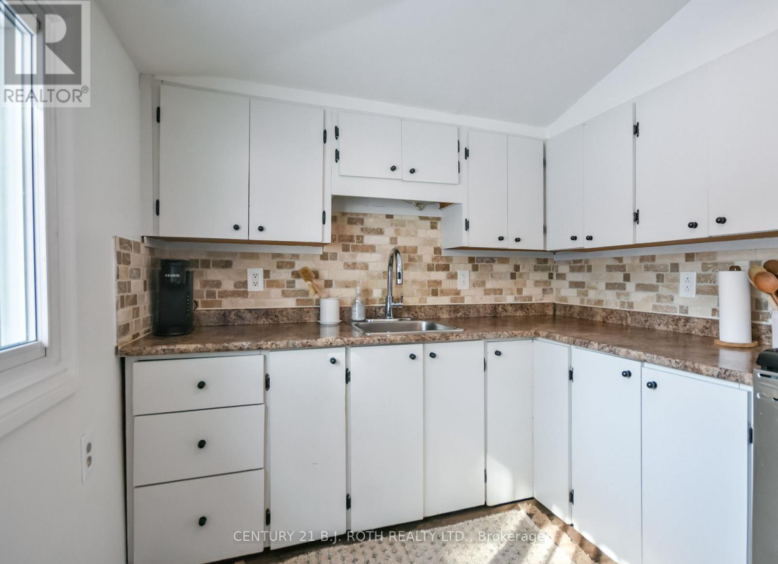 112 Ouida Street, Tay (Waubaushene), Ontario  L0K 2C0 - Photo 9 - S12830682