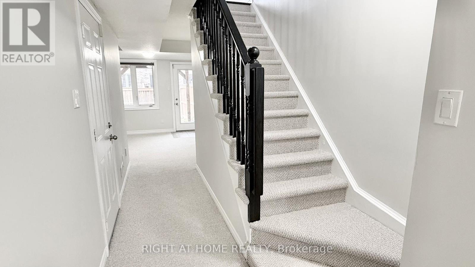 87 Mayland Trail, Hamilton, Ontario  L8J 0G4 - Photo 12 - X12830674