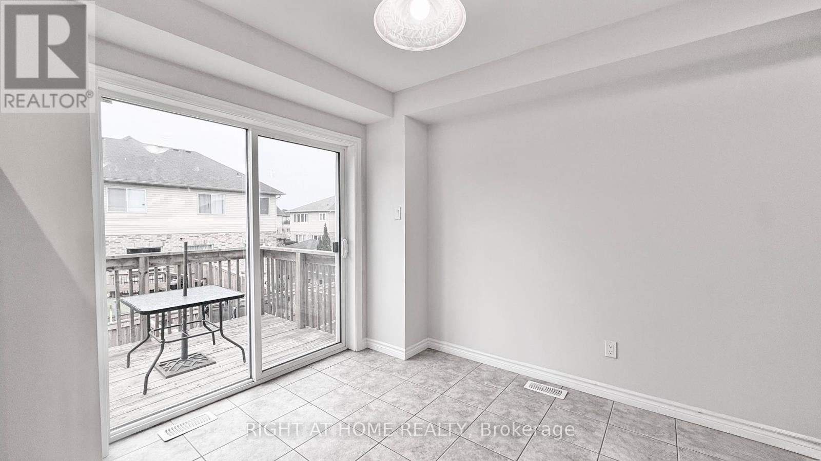 87 Mayland Trail, Hamilton, Ontario  L8J 0G4 - Photo 7 - X12830674