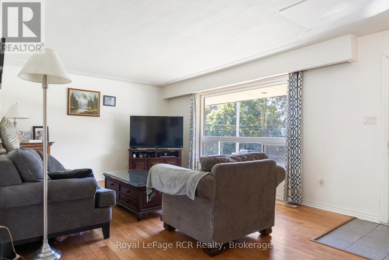 141 North Water Street W, Wellington North, Ontario  N0G 2L3 - Photo 11 - X12830690