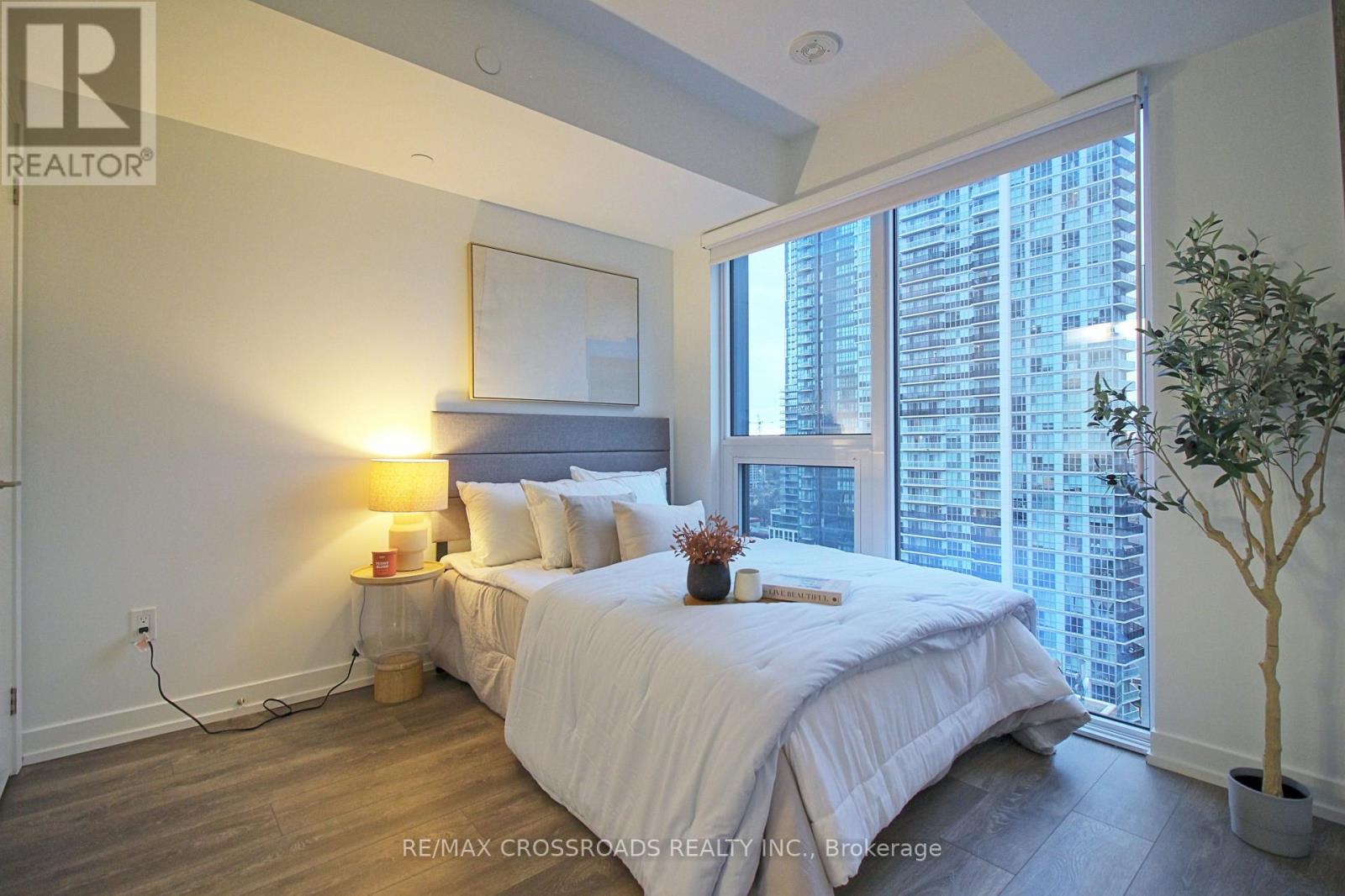 2302 - 82 Dalhousie Street, Toronto, Ontario  M5B 0C5 - Photo 4 - C12830698