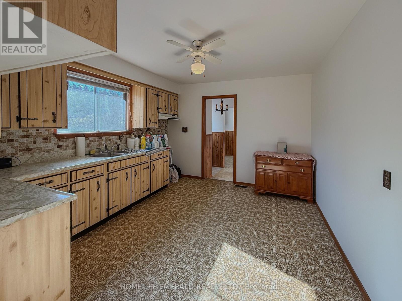 8169 Main Street E, Adjala-Tosorontio (Lisle), Ontario  L0M 1M0 - Photo 13 - N12830712