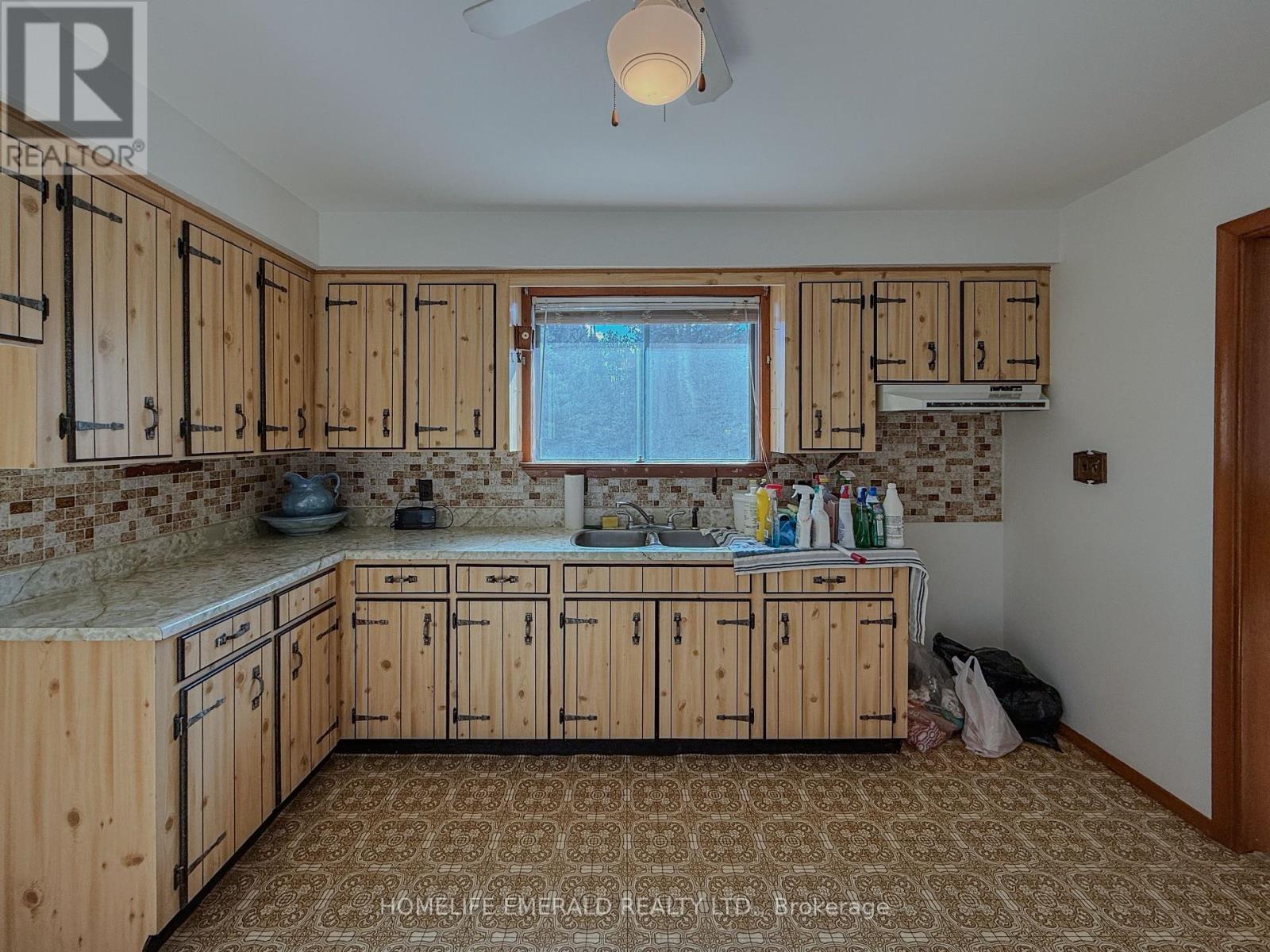 8169 Main Street E, Adjala-Tosorontio (Lisle), Ontario  L0M 1M0 - Photo 14 - N12830712