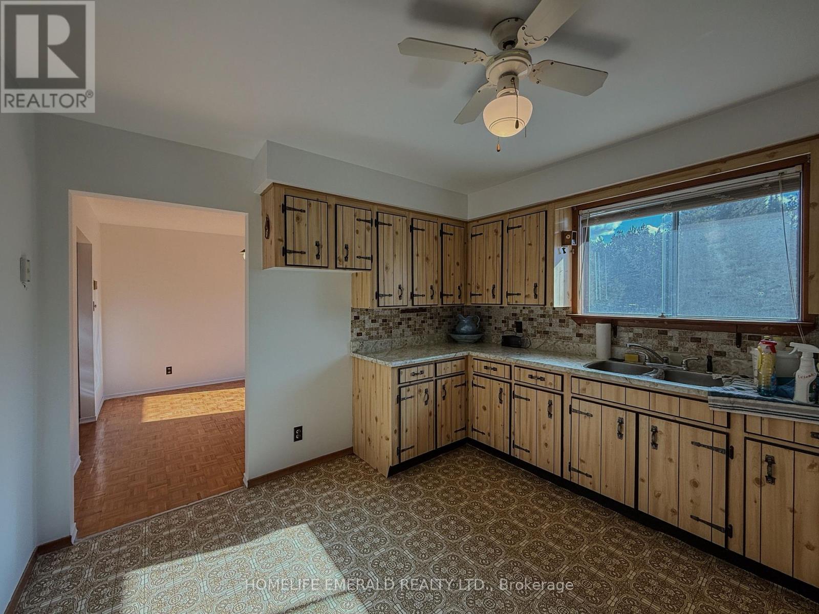 8169 Main Street E, Adjala-Tosorontio (Lisle), Ontario  L0M 1M0 - Photo 15 - N12830712