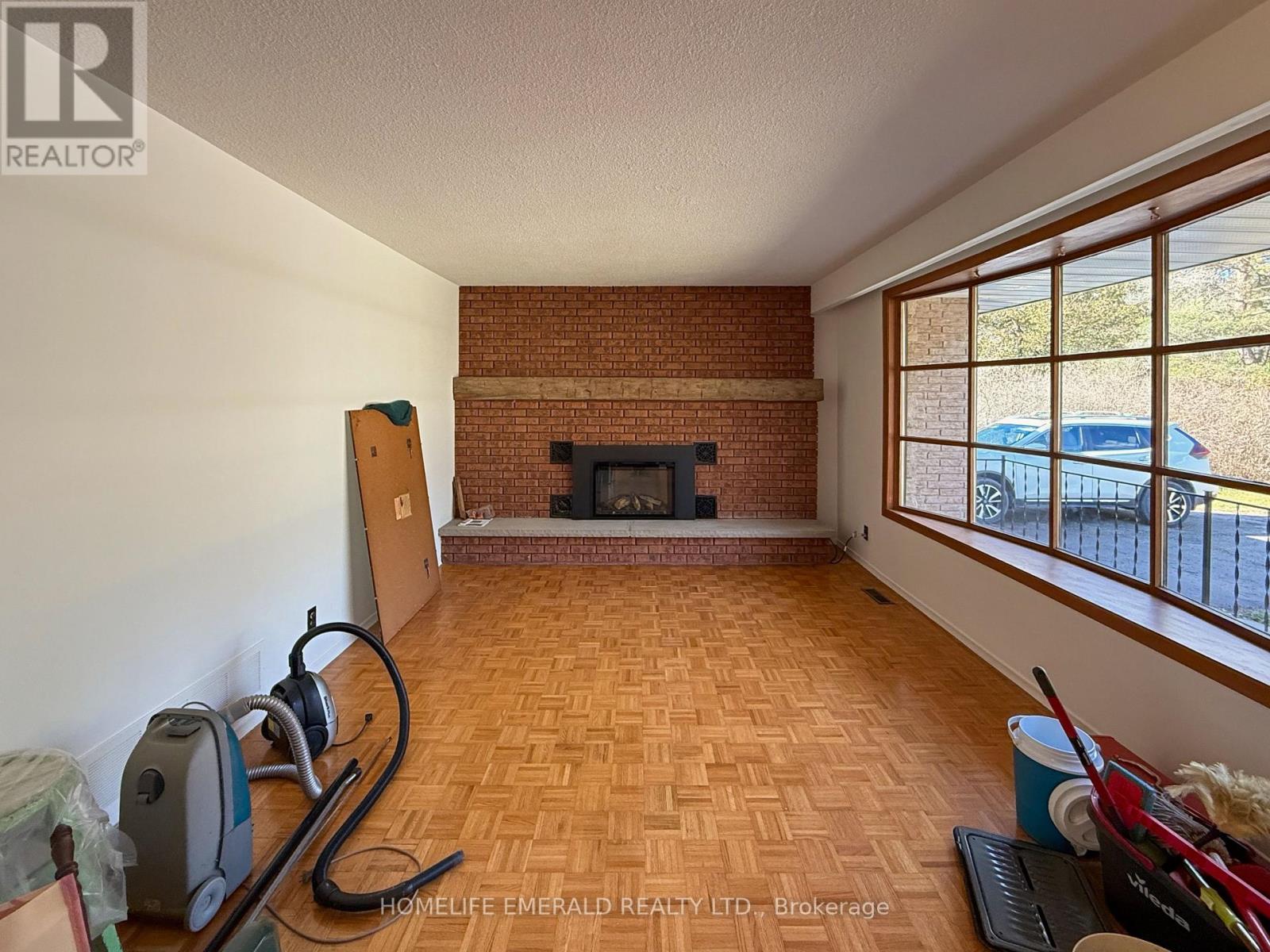 8169 Main Street E, Adjala-Tosorontio (Lisle), Ontario  L0M 1M0 - Photo 6 - N12830712