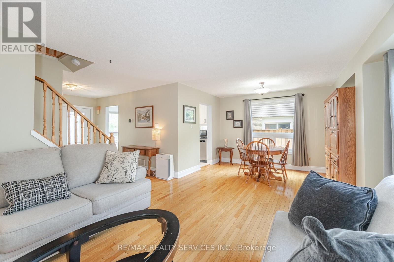 12 Sparklett Crescent, Brampton, Ontario  L6Z 1M8 - Photo 10 - W12830696