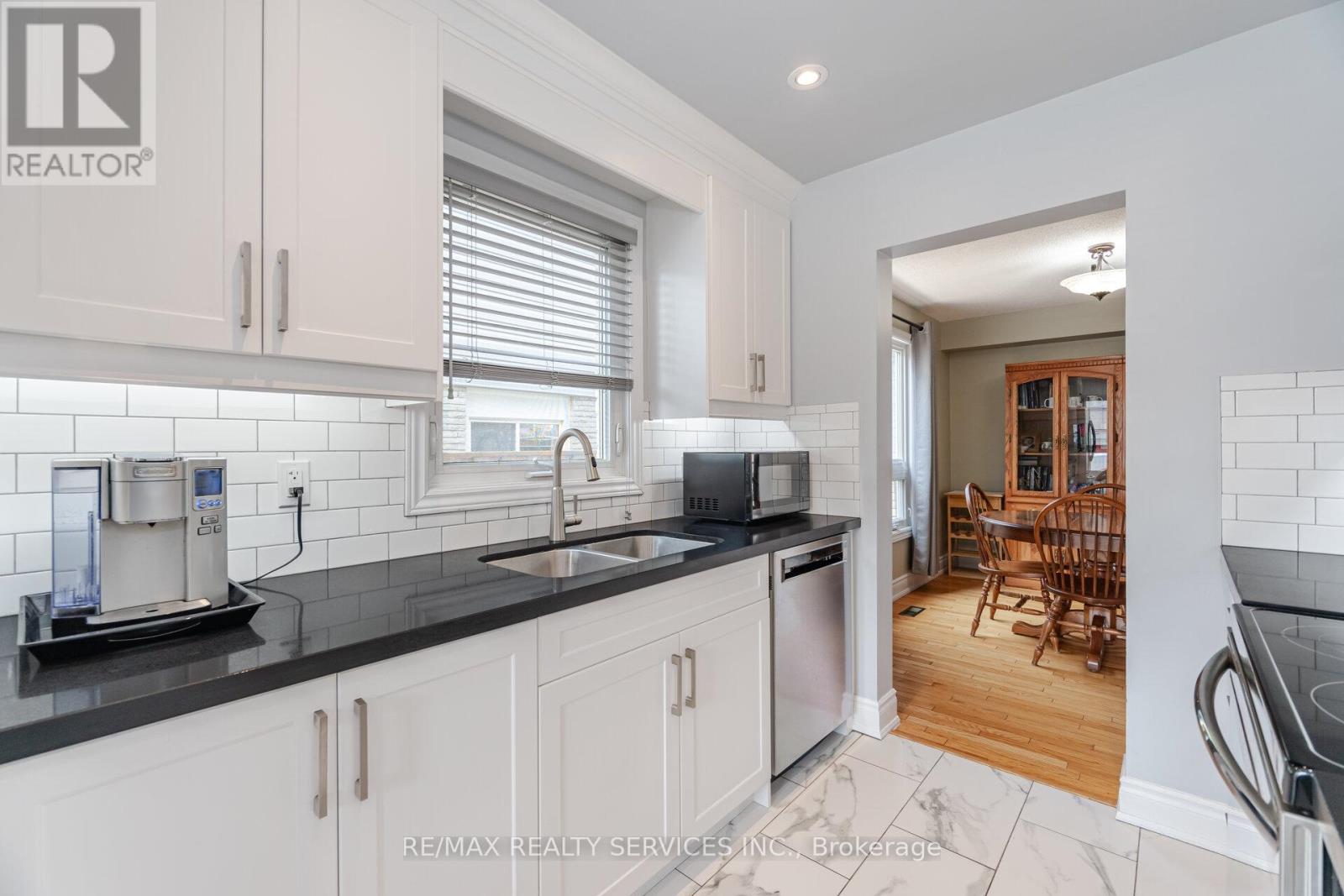 12 Sparklett Crescent, Brampton, Ontario  L6Z 1M8 - Photo 15 - W12830696