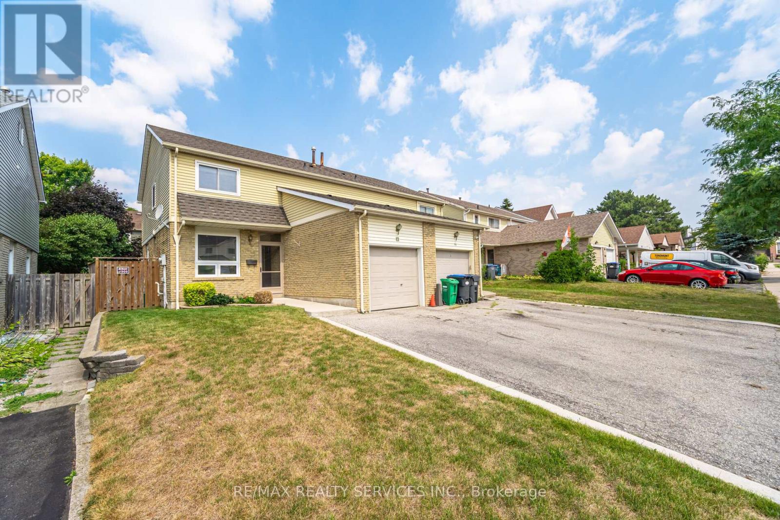 12 Sparklett Crescent, Brampton, Ontario  L6Z 1M8 - Photo 3 - W12830696