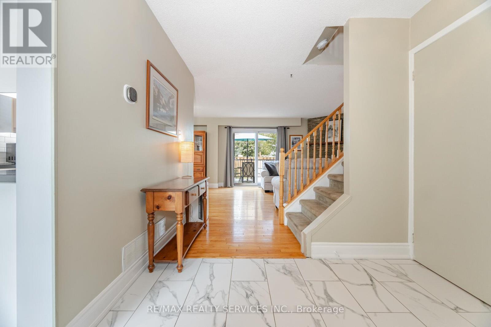 12 Sparklett Crescent, Brampton, Ontario  L6Z 1M8 - Photo 6 - W12830696