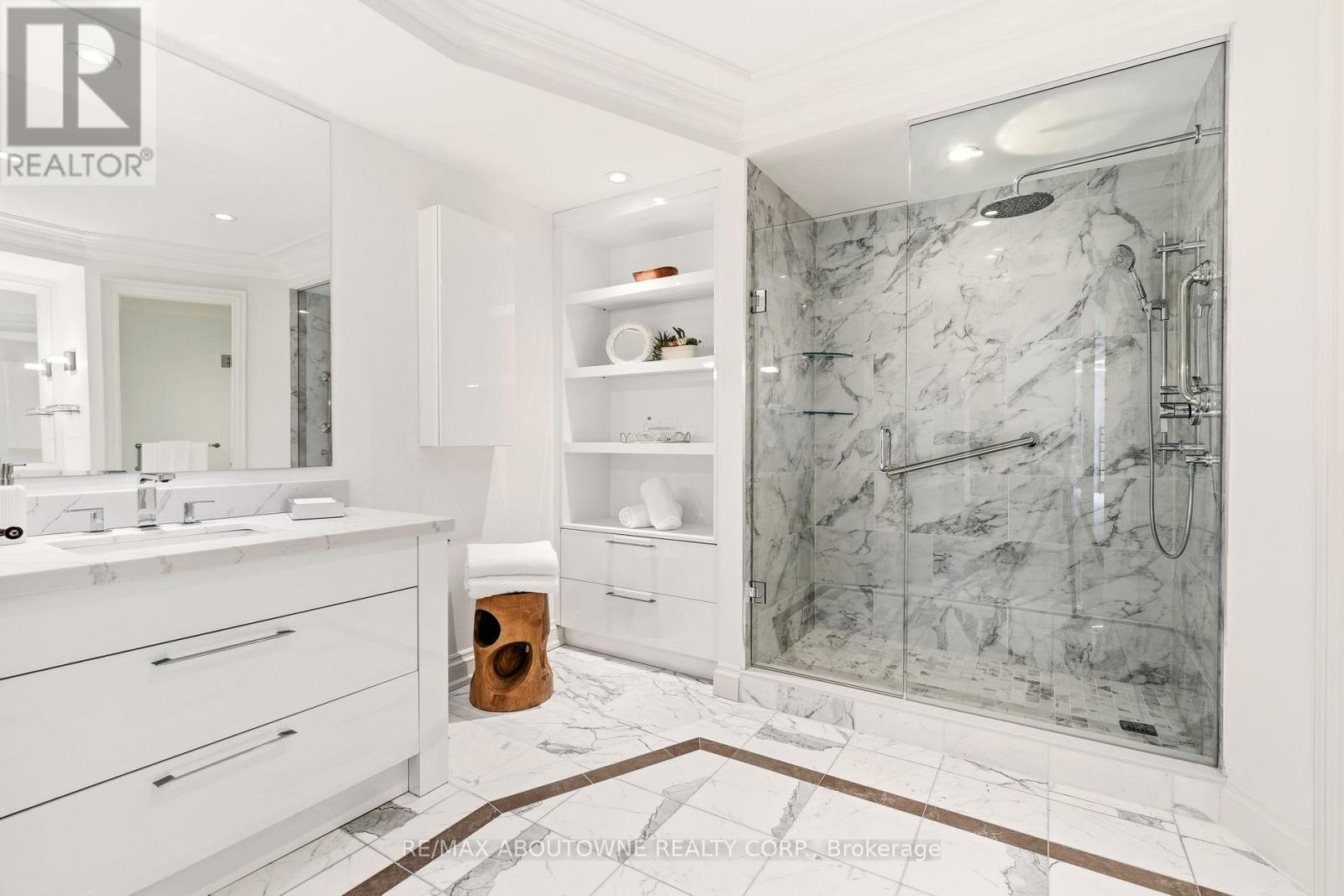 401 - 111 Forsythe Street, Oakville, Ontario  L6K 3J9 - Photo 12 - W12830702