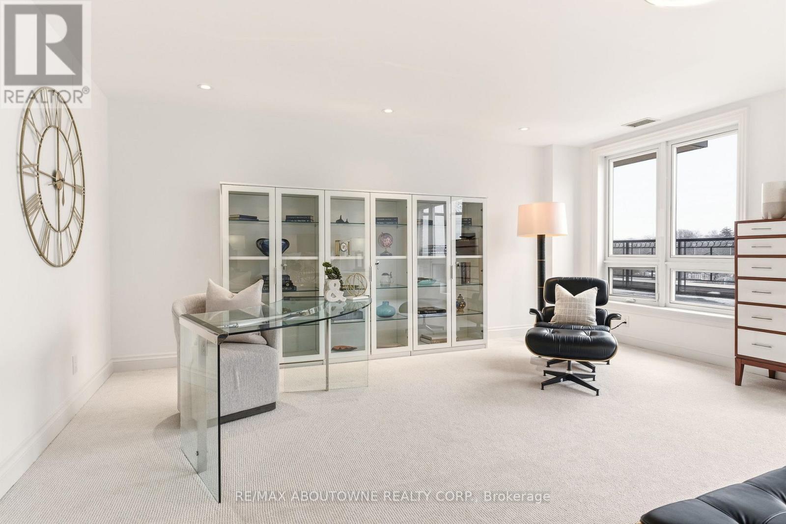 401 - 111 Forsythe Street, Oakville, Ontario  L6K 3J9 - Photo 16 - W12830702