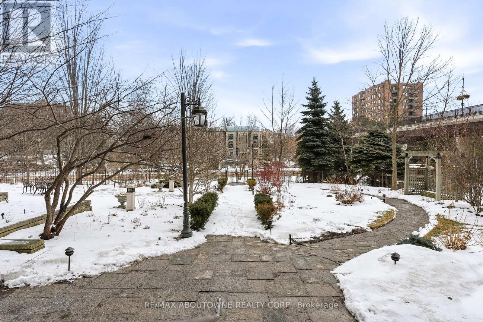 401 - 111 Forsythe Street, Oakville, Ontario  L6K 3J9 - Photo 35 - W12830702