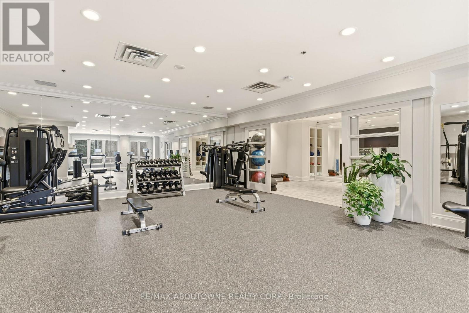 401 - 111 Forsythe Street, Oakville, Ontario  L6K 3J9 - Photo 38 - W12830702