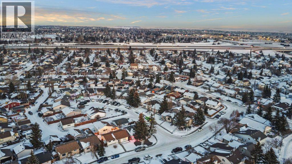 14 Sunnyside Place Se, Airdrie, Alberta  T4B 1S4 - Photo 3 - A2288291