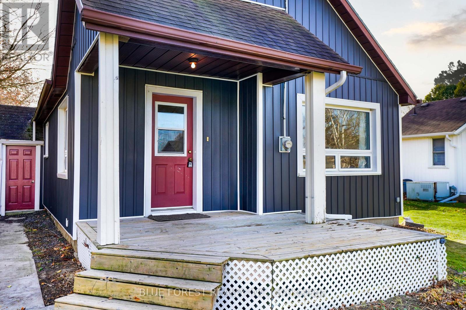 22557 Queens Line, West Elgin, Ontario  N0L 2C0 - Photo 4 - X12830722