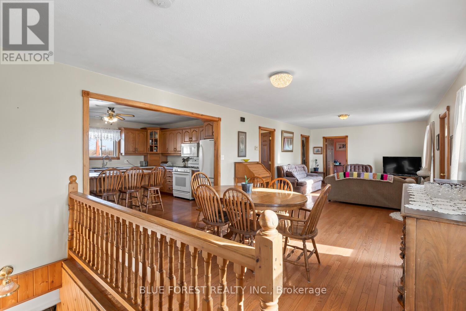 22120 Talbot Road, West Elgin, Ontario  N0L 2C0 - Photo 12 - X12830724