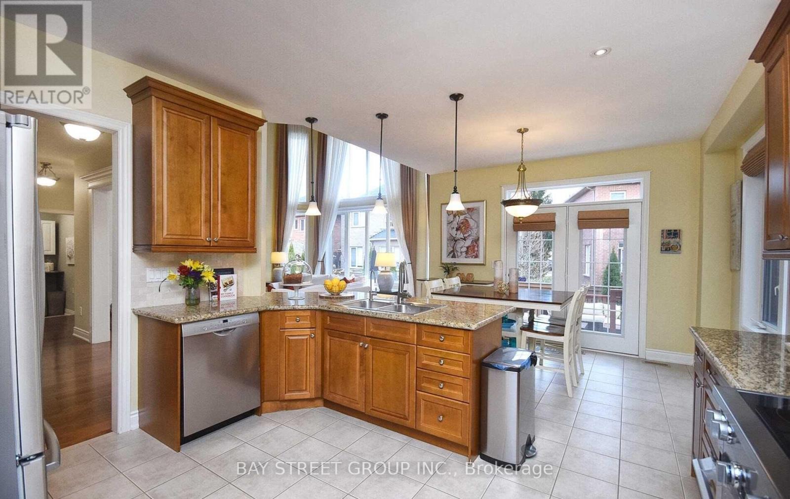 336 Turning Leaf Road, Oakville, Ontario  L6L 6W7 - Photo 16 - W12830732