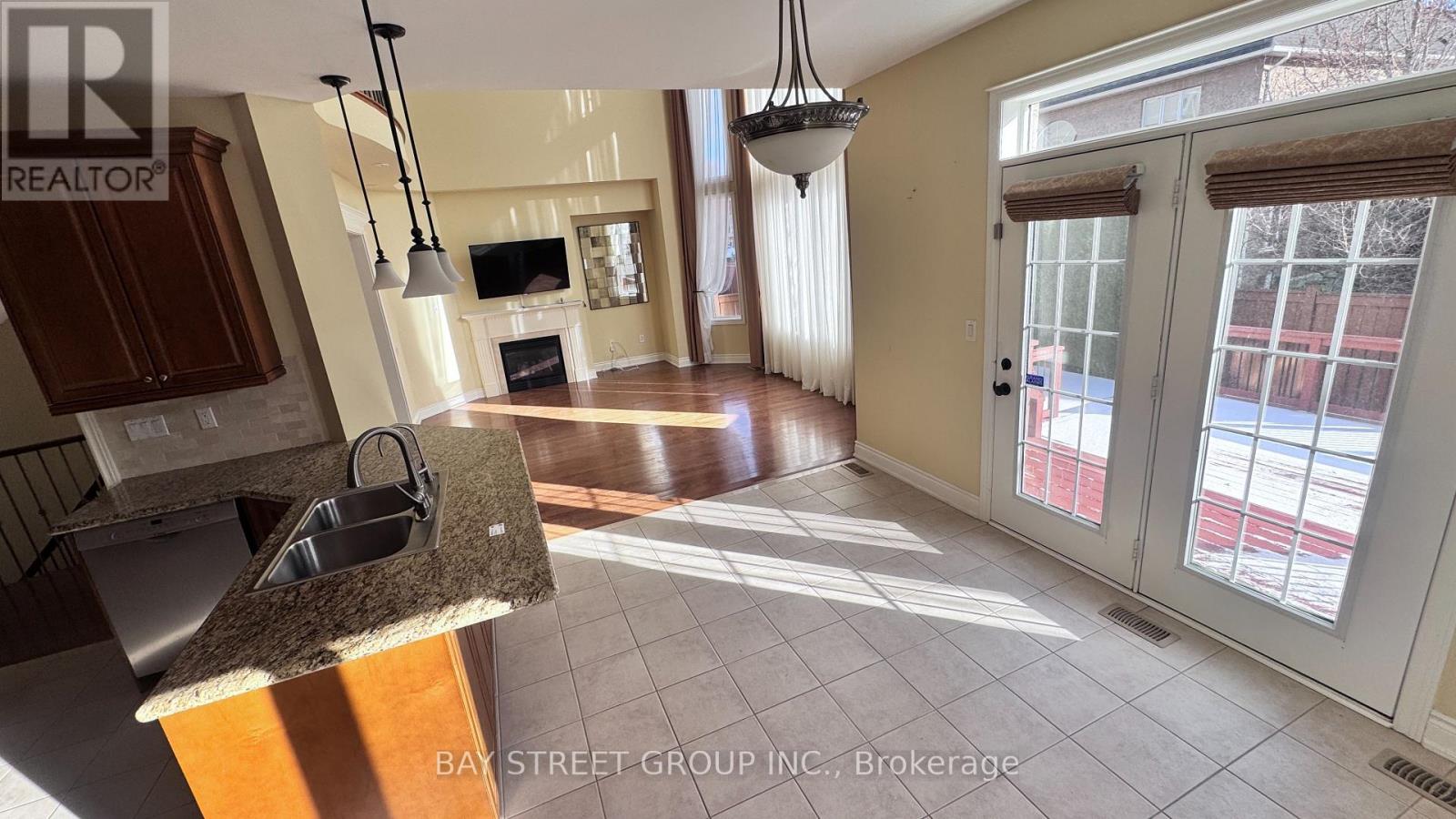 336 Turning Leaf Road, Oakville, Ontario  L6L 6W7 - Photo 17 - W12830732