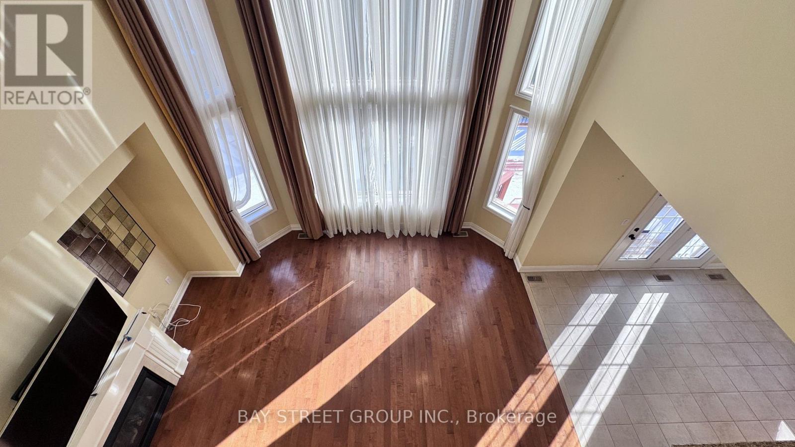 336 Turning Leaf Road, Oakville, Ontario  L6L 6W7 - Photo 5 - W12830732