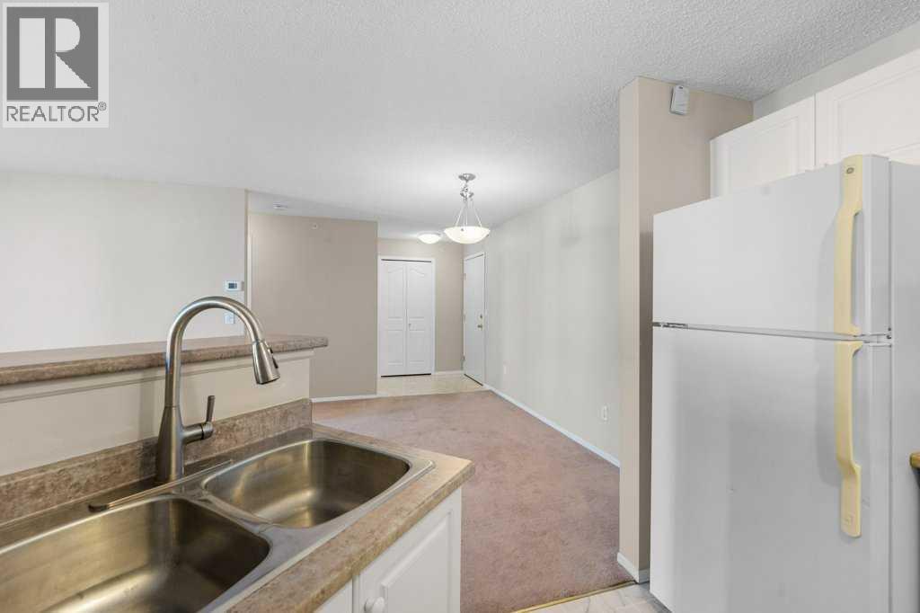 1410, 17 Country Village Bay Ne, Calgary, Alberta  T3K 5J8 - Photo 12 - A2264609