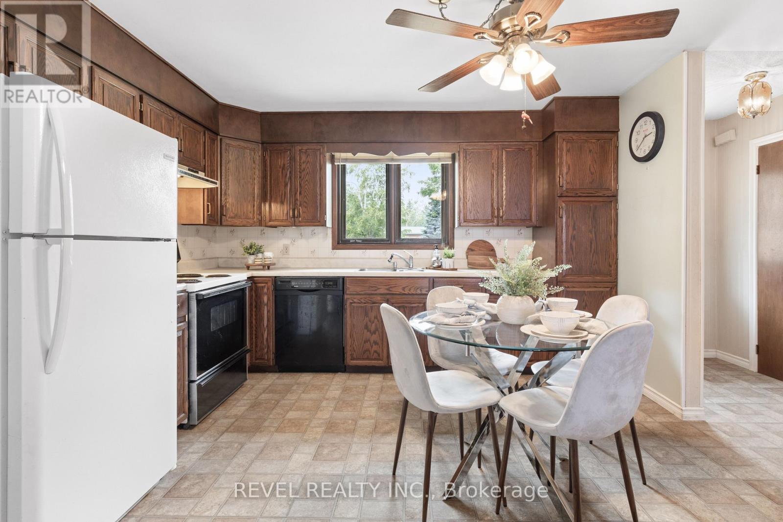 126 Pinewood Boulevard, Kawartha Lakes, Ontario  K0M 2T0 - Photo 15 - X12830740