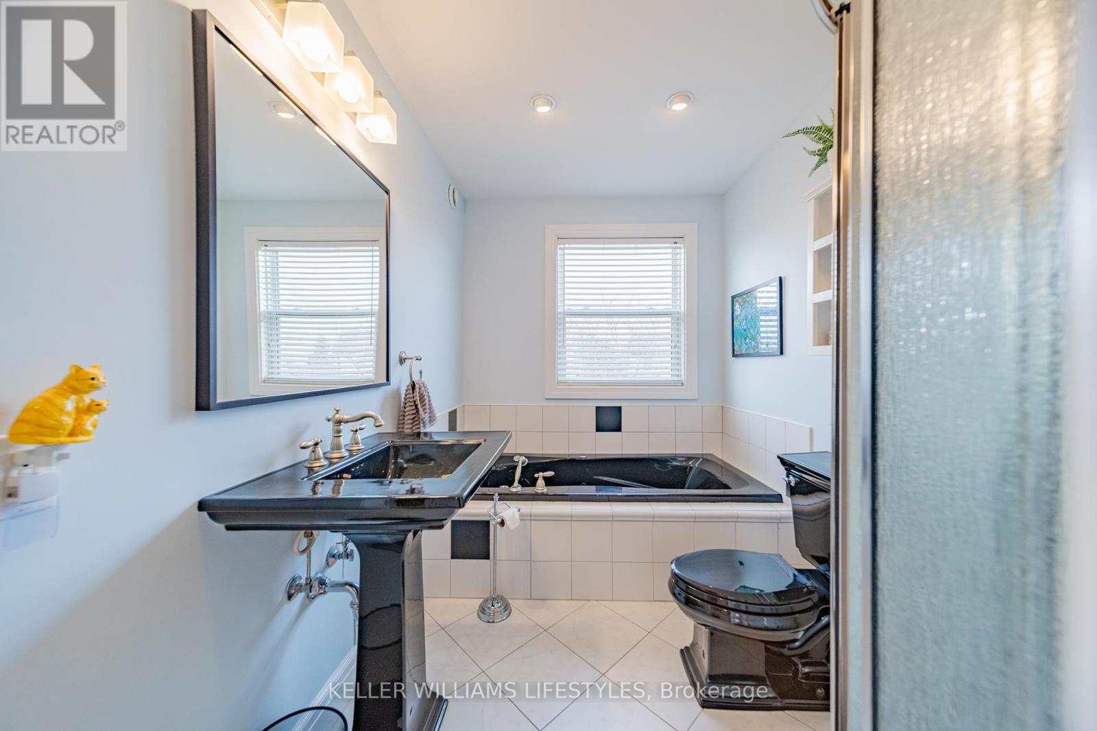 73028 Denise Court, Bluewater, Ontario  N0M 2T0 - Photo 38 - X12830742