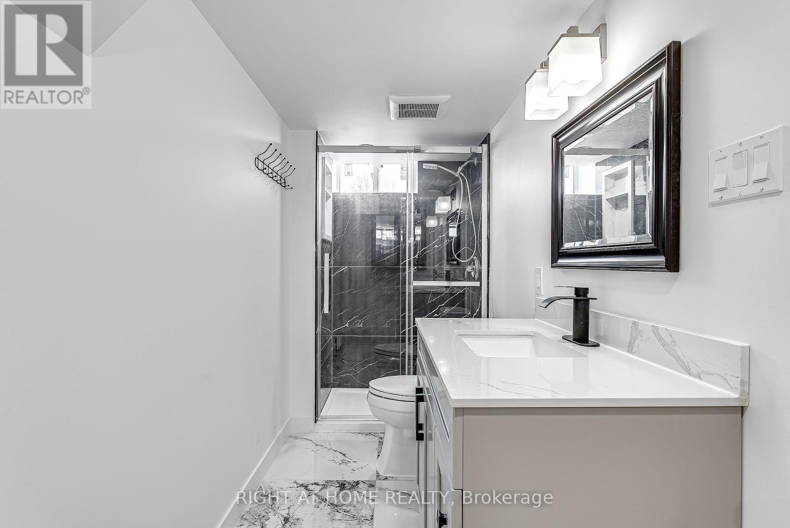 B - 902 Kenzie Street, Ottawa, Ontario  K1Z 6E4 - Photo 12 - X12830786