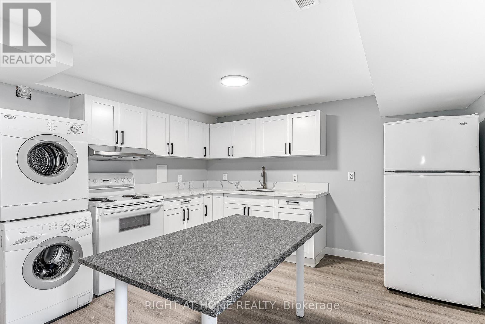 B - 902 Kenzie Street, Ottawa, Ontario  K1Z 6E4 - Photo 8 - X12830786