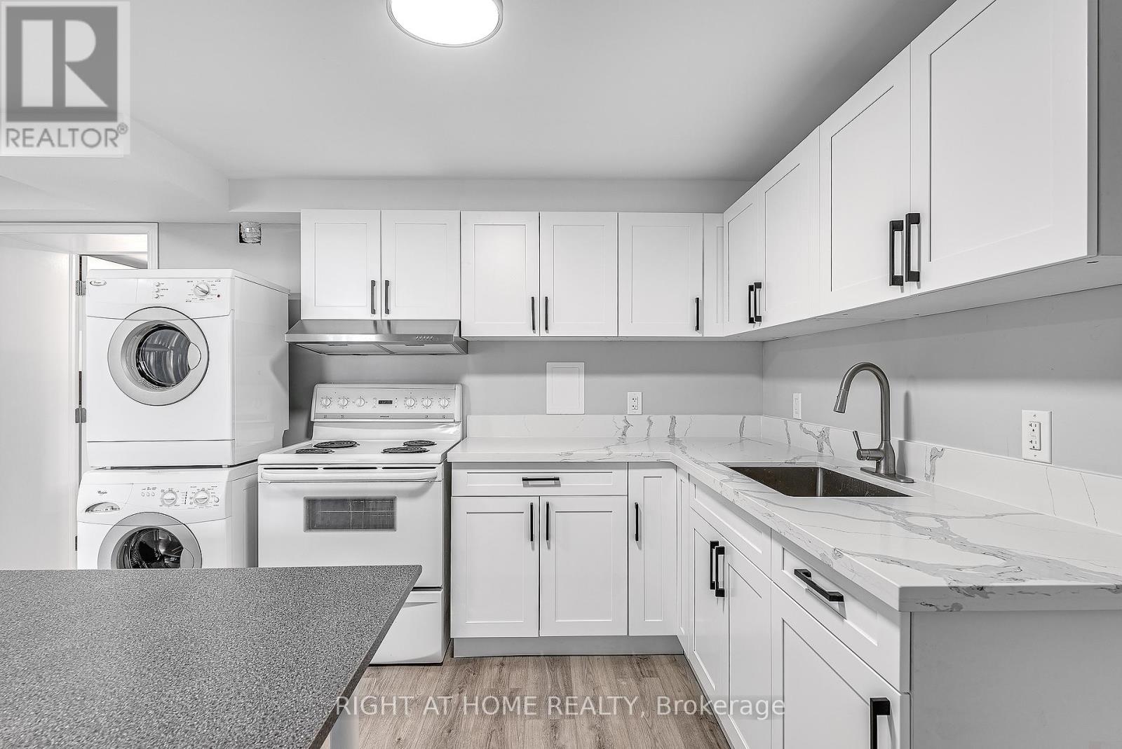 B - 902 Kenzie Street, Ottawa, Ontario  K1Z 6E4 - Photo 9 - X12830786