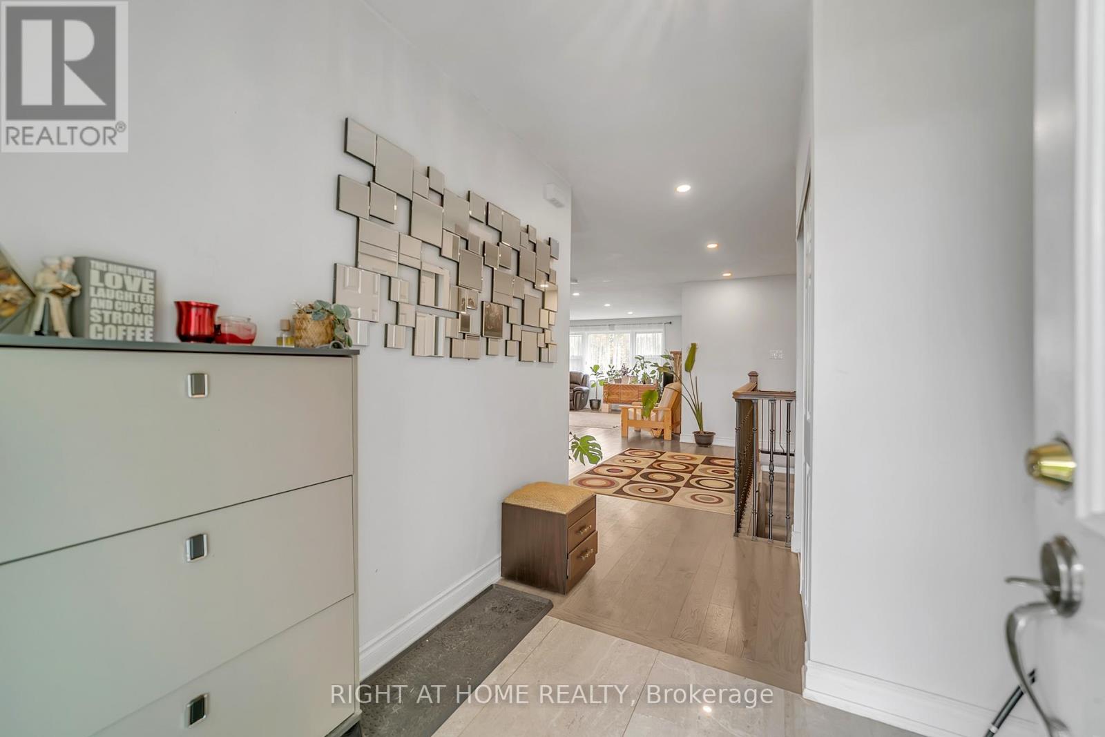 22 Hamilton Drive, Newmarket, Ontario  L3Y 3E8 - Photo 6 - N12830756