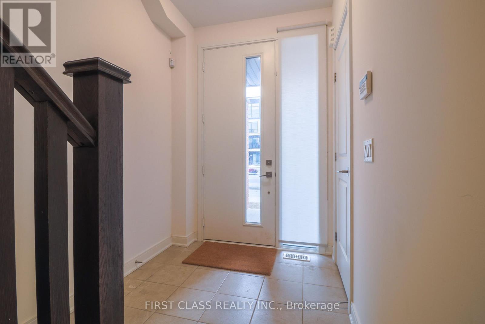 433 Veterans Drive, Brampton, Ontario  L7A 4Z1 - Photo 4 - W12830760