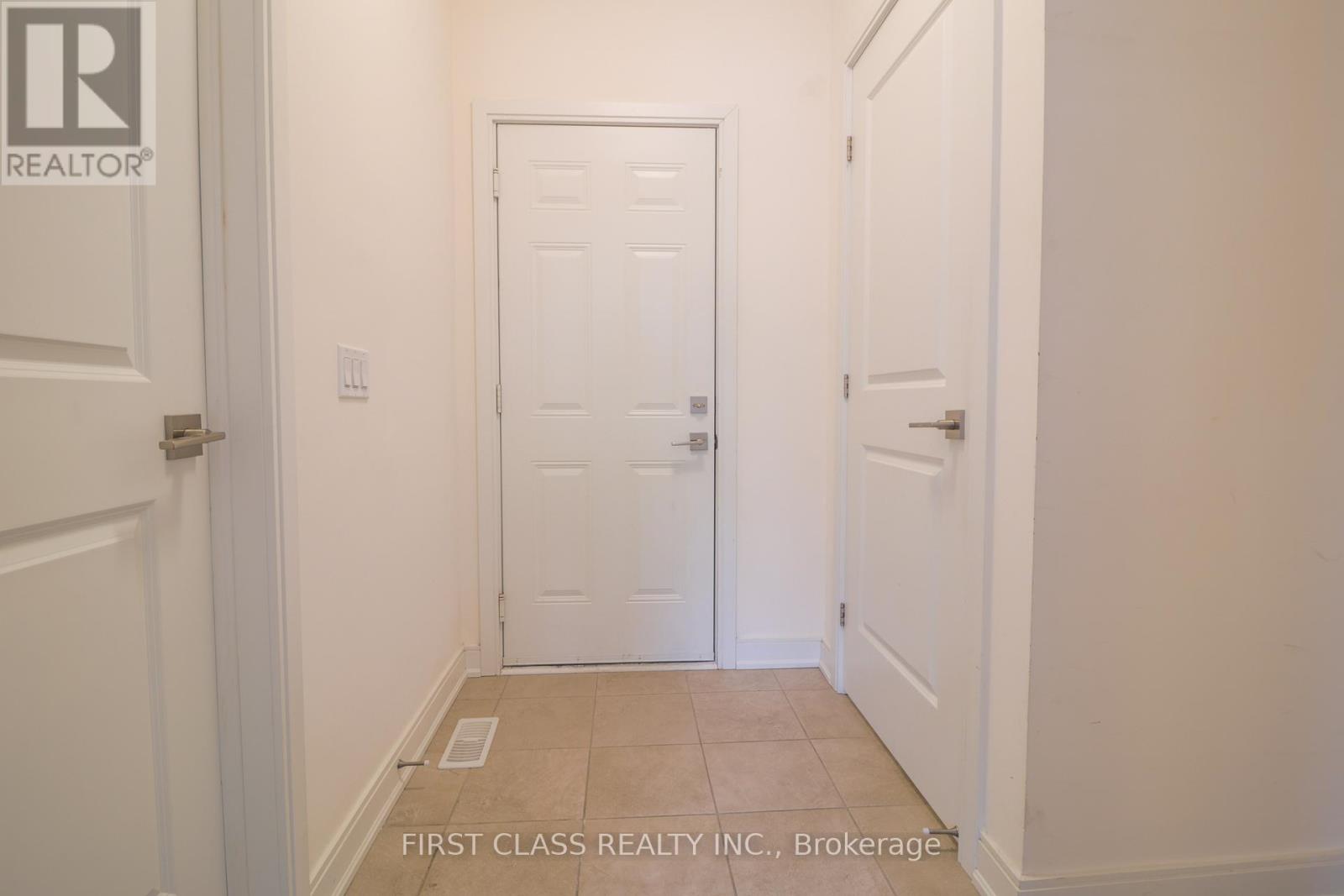 433 Veterans Drive, Brampton, Ontario  L7A 4Z1 - Photo 6 - W12830760