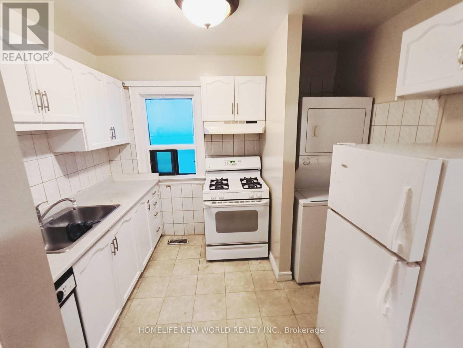 55 Chamberlain U2 Avenue, Toronto, Ontario  M6E 4J9 - Photo 4 - W12830768