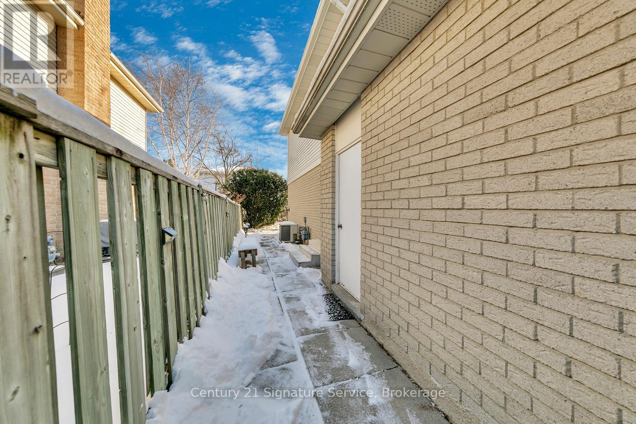 27 Northampton Street, Brampton, Ontario  L6S 3Y6 - Photo 43 - W12830782