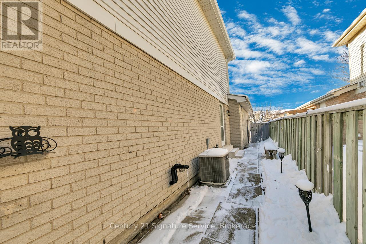 27 Northampton Street, Brampton, Ontario  L6S 3Y6 - Photo 44 - W12830782