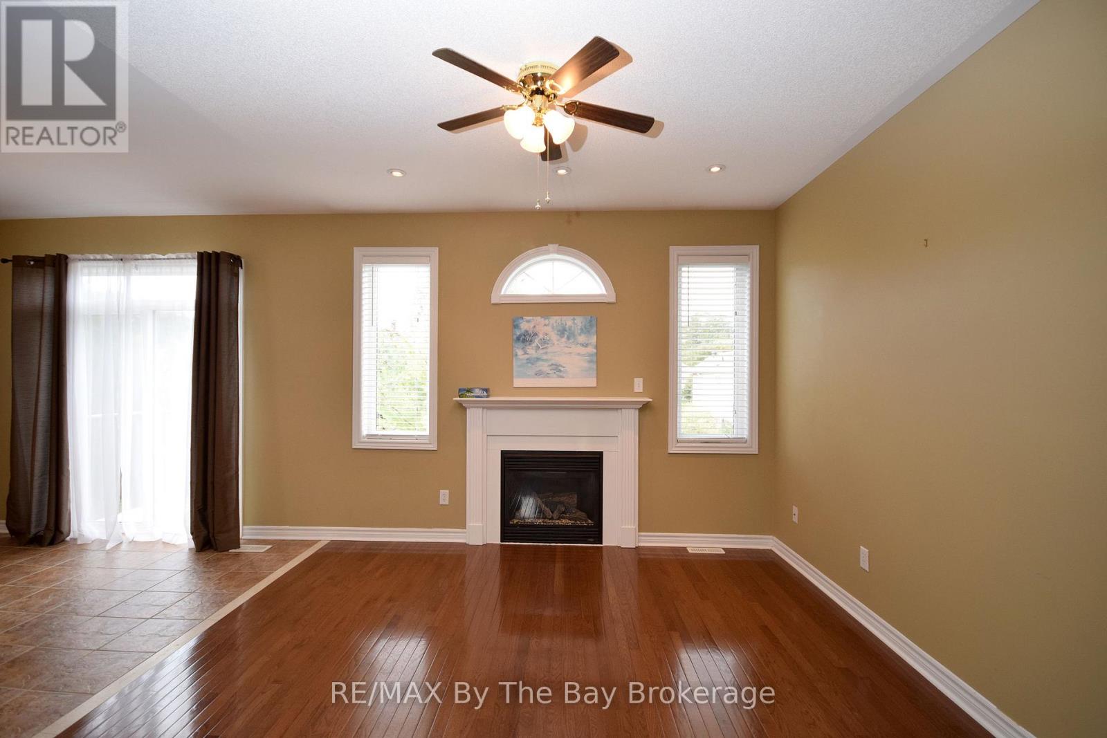 33 Tanager Crescent, Wasaga Beach, Ontario  L9Z 0B2 - Photo 11 - S12830810