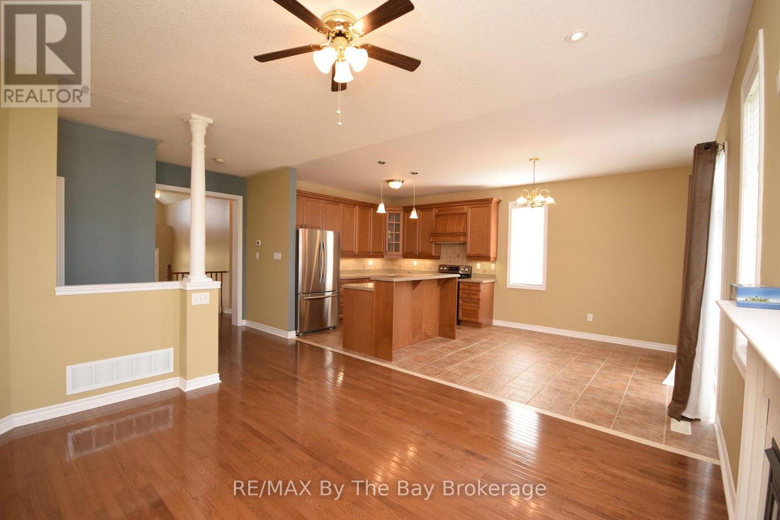 33 Tanager Crescent, Wasaga Beach, Ontario  L9Z 0B2 - Photo 12 - S12830810