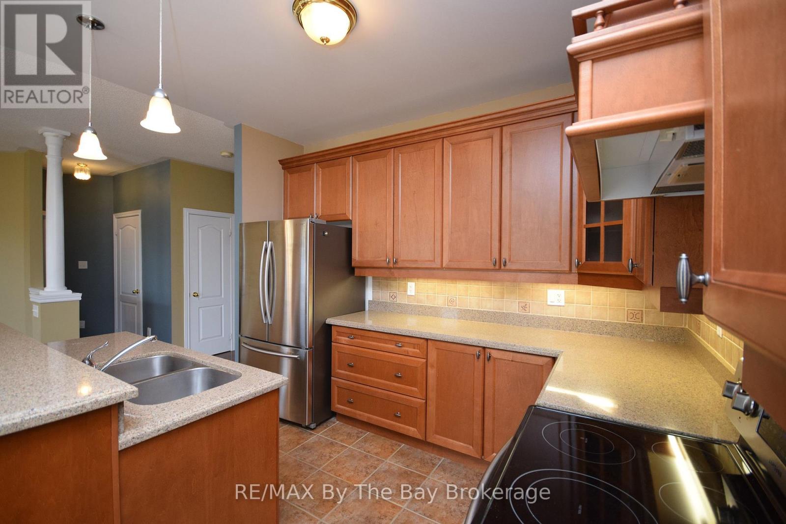 33 Tanager Crescent, Wasaga Beach, Ontario  L9Z 0B2 - Photo 5 - S12830810