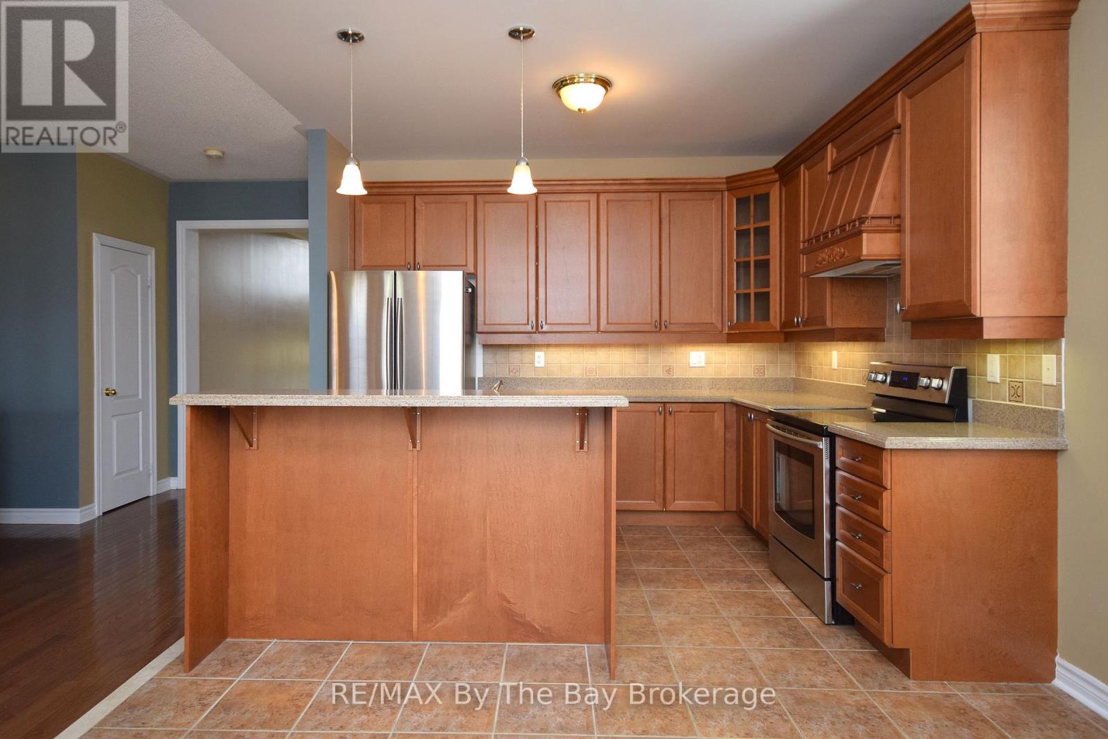 33 Tanager Crescent, Wasaga Beach, Ontario  L9Z 0B2 - Photo 6 - S12830810