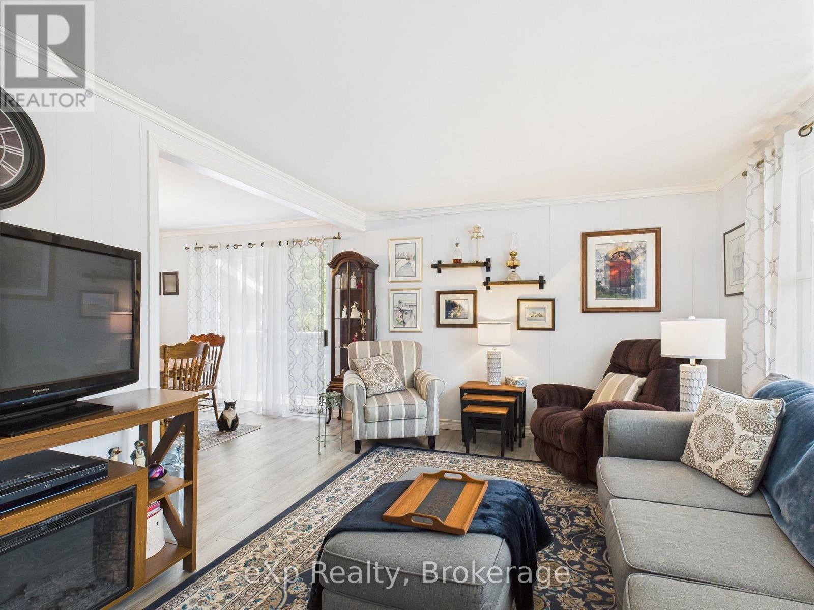 105 Menomini Road, Huron-Kinloss, Ontario  N2Z 2X3 - Photo 5 - X12830830